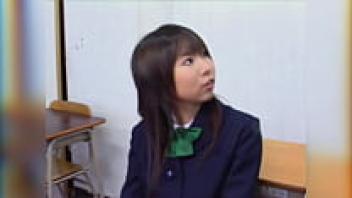 In the classroom, Japanese adolescents are in love.