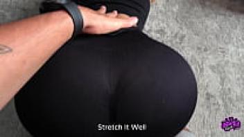 Following a session of stretching, I am absolutely in love with my home gym trainer! Ollsen, Abella (the)