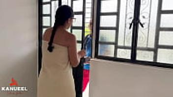 During the exchange for the order, RAPPI expresses her affection for HIS HOT MILF CUSTOMER and covers her with a cum.