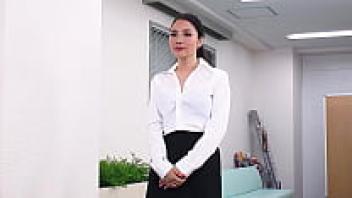 Unrestricted expressions of affection for Japanese MILF by JAV Creampie at a job interview with her boss