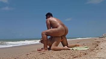 Paradise Hot Tarada Safados Fudendo na Bela Paraíba Beach, presented by Yuri Gaucho, a gorgeous couple.