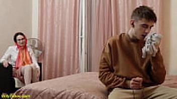 a large dick that was stretched out tightly an asshole stepmother