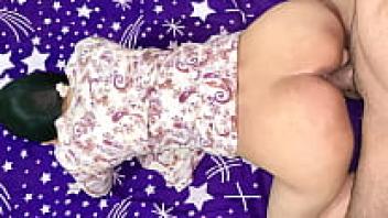 Bhabhi, a Pakistani Punjabi woman, gets her legs lifted by an Indian man and is loved deeply by him.