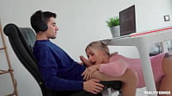 Reality Kings and Work from Home Ho can be downloaded in full from rkfull.com/dur.