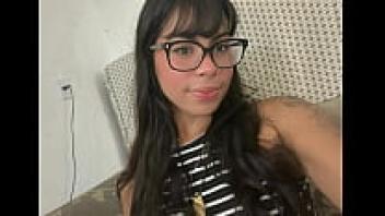 Leaked on the internet! The college student gives it to the teacher's husband.