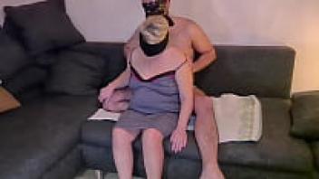 OLD MARRIED MATURE COUGAR, DEEPTHROAT, GAGGING, SLOPPY BLOWJOB, AMATEUR ANAL SEX, SQUIRT ENDING WITH CUM IN HER MOUTH (Part 1)