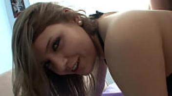 LUCKY, DUDE!! 3some with hotties XXX.