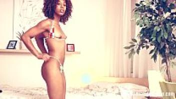 With her flawless ass grinding, Ebony teases