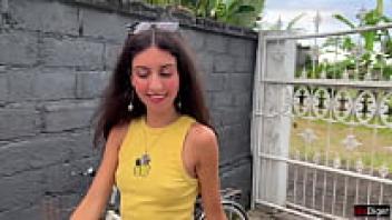 I gave a stranger my pussy as a thank you for helping me with my bike, Creampie.