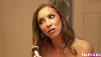 Gym hookup enticed by a hotwife