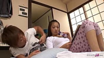 18 Asian teenagers had passionate sex with Deep Creampie.