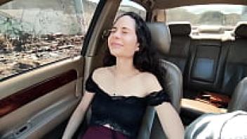 My best friend is embarrassed to love me because of her hairy pussy.