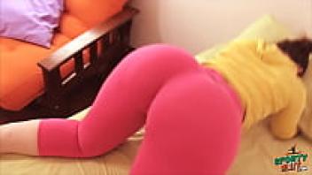 Big Perfect Booty Adolescent! Huge round ass, little waist! Cameltoe!